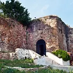Agali 1 Mesonet In Front Of The Sea Ακρογιάλι