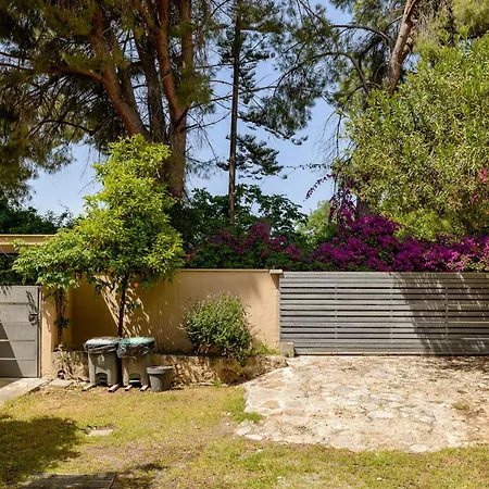 Agali 1 Mesonet In Front Of The Sea *