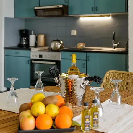 Apartment Agali 1 Mesonet In Front Of The Sea Akrogiali