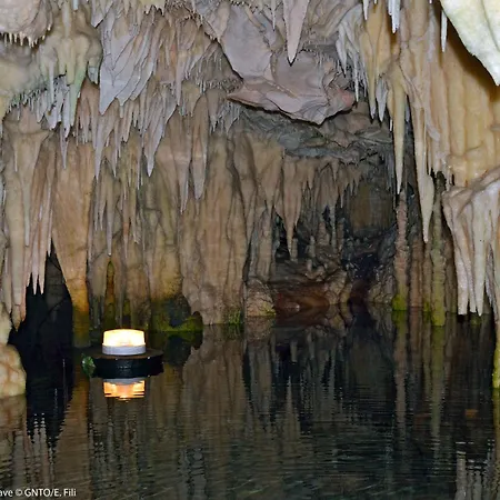 Agali 1 Mesonet In Front Of The Sea * Akrojáli