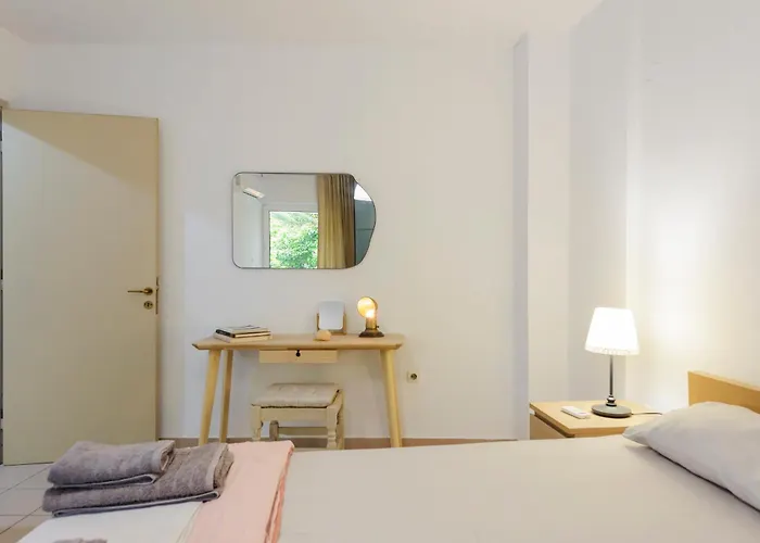 Agali 1 Mesonet In Front Of The Sea Apartment Akrogiali