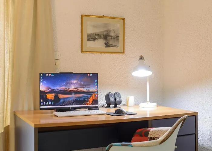 Agali 1 Mesonet In Front Of The Sea * Akrojáli