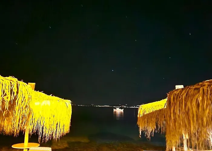 Agali 1 Mesonet In Front Of The Sea Appartamento Akrogiali