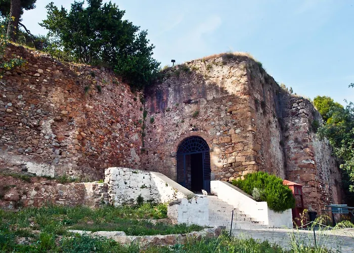 Agali 1 Mesonet In Front Of The Sea Akrojáli