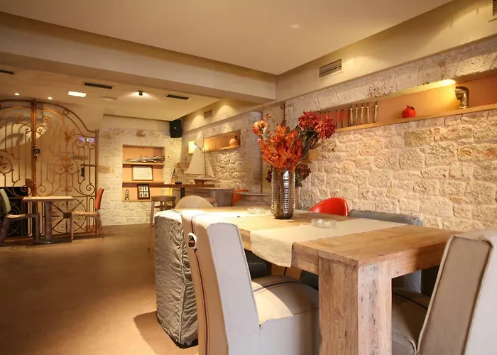 Agali 1 Mesonet In Front Of The Sea Akrojáli